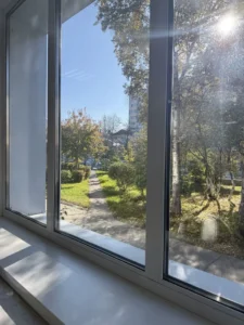 پنجره دوجداره در سیدخندان 