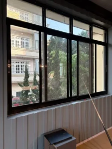 پنجره دوجداره در کاووسیه