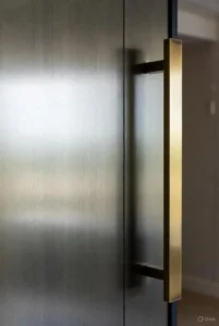 چه فلزی برای دستگیره در استفاده میشود