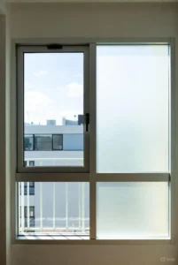 چگونه شیشه پنجره را مات کنیم